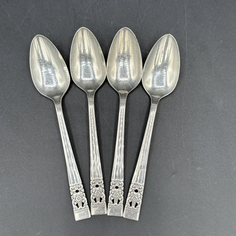 Oneida Community CORONATION Silverplate Flatware 1936 Set of 4 Teaspoons Vintage